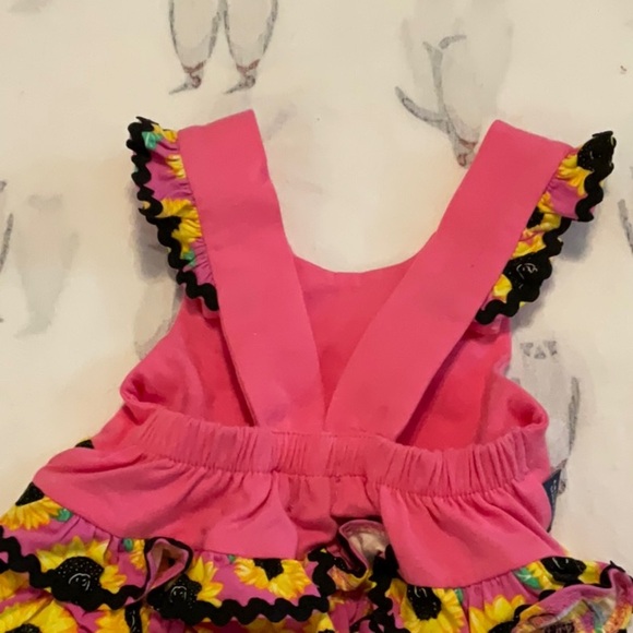 Simply Southern Pink Sunflower Baby Romper - Picture 4 of 6